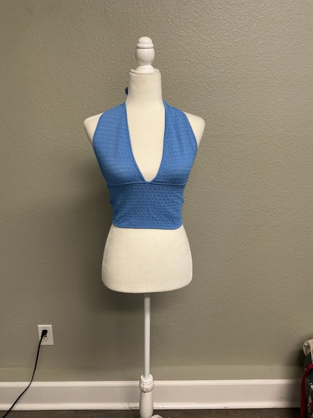 MONDAY SWIMWEAR Women’s Size Large Blue Crochet Halter Top - Picture 7 of 8